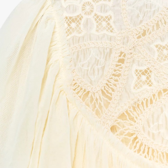 EMBROIDERED FLOWY BLOUSE
Zara Cream Sheer Blouse with Lace Detail - Picture 8 of 11
